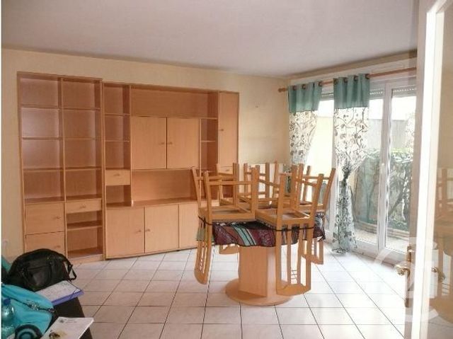 Appartement F2 à louer - 2 pièces - 47.04 m2 - ELANCOURT - 78 - ILE-DE-FRANCE - Century 21 S.L.P. Immobilier
