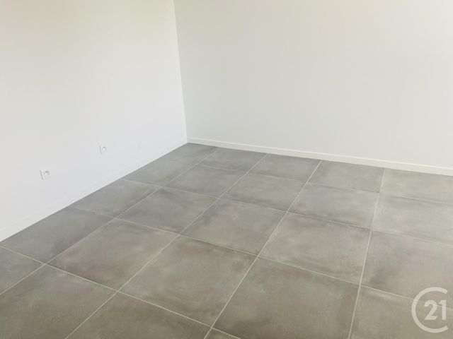 Appartement F1 à louer - 1 pièce - 11.29 m2 - COIGNIERES - 78 - ILE-DE-FRANCE - Century 21 S.L.P. Immobilier