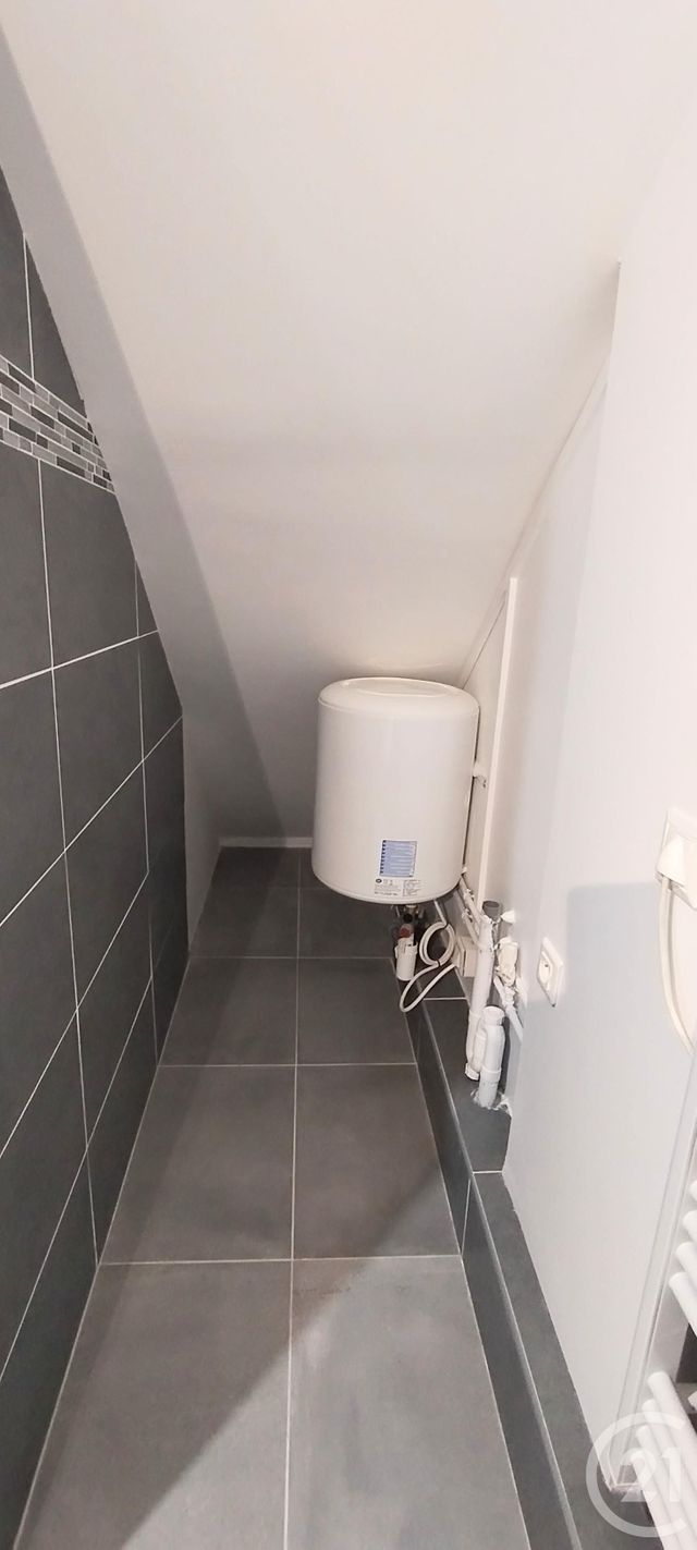 Appartement F1 à louer - 1 pièce - 21.03 m2 - COIGNIERES - 78 - ILE-DE-FRANCE - Century 21 S.L.P. Immobilier