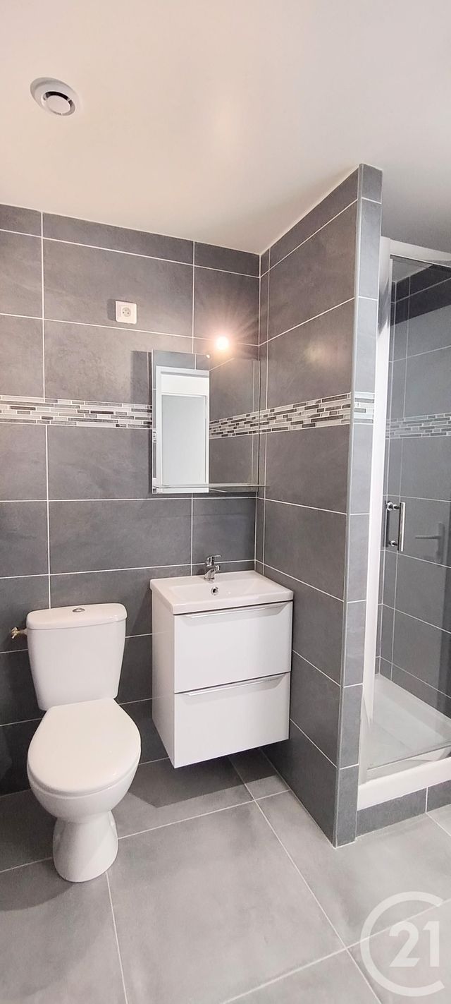 Appartement F1 à louer - 1 pièce - 21.03 m2 - COIGNIERES - 78 - ILE-DE-FRANCE - Century 21 S.L.P. Immobilier