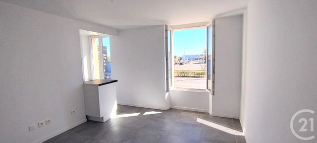 Appartement F1 à louer - 1 pièce - 21.03 m2 - COIGNIERES - 78 - ILE-DE-FRANCE - Century 21 S.L.P. Immobilier