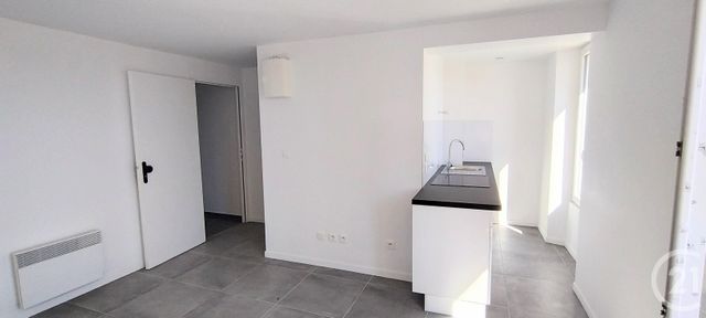 Appartement F1 à louer - 1 pièce - 21.03 m2 - COIGNIERES - 78 - ILE-DE-FRANCE - Century 21 S.L.P. Immobilier