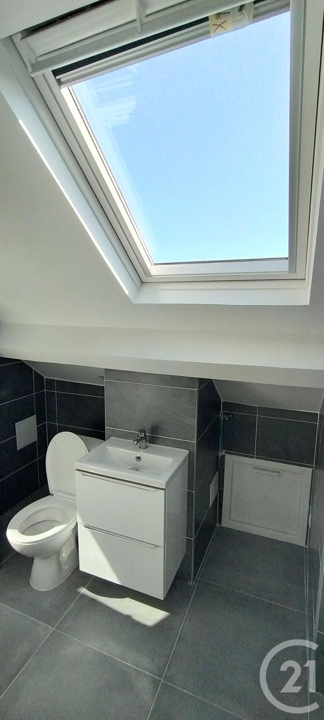 Appartement F1 à louer - 1 pièce - 10.89 m2 - COIGNIERES - 78 - ILE-DE-FRANCE - Century 21 S.L.P. Immobilier