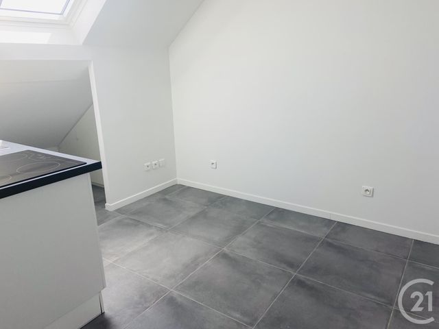 Appartement F1 à louer - 1 pièce - 10.89 m2 - COIGNIERES - 78 - ILE-DE-FRANCE - Century 21 S.L.P. Immobilier
