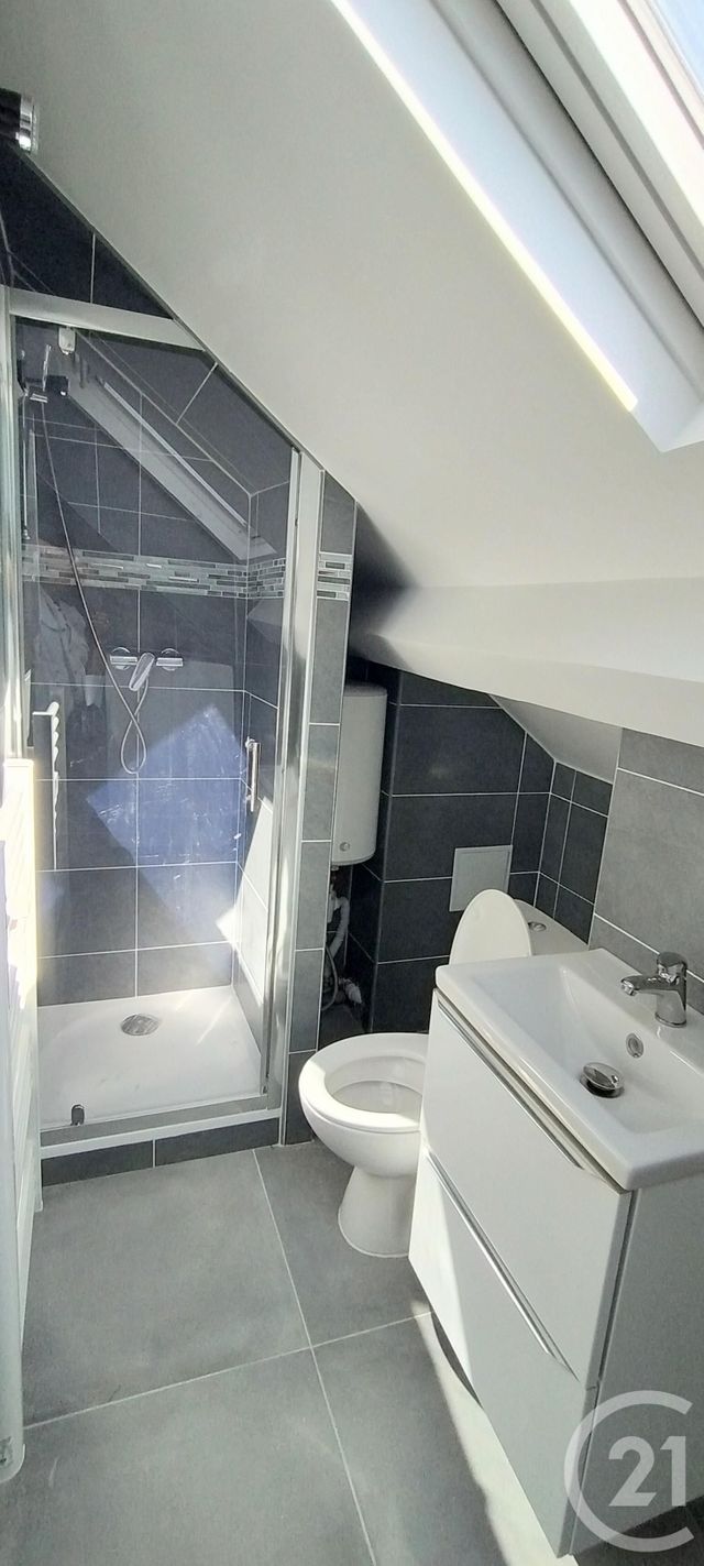 Appartement F1 à louer - 1 pièce - 10.89 m2 - COIGNIERES - 78 - ILE-DE-FRANCE - Century 21 S.L.P. Immobilier