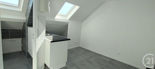 Appartement F1 à louer - 1 pièce - 10.89 m2 - COIGNIERES - 78 - ILE-DE-FRANCE - Century 21 S.L.P. Immobilier
