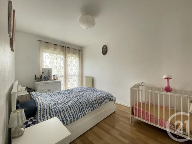 Appartement F4 à vendre - 4 pièces - 83.0 m2 - MAUREPAS - 78 - ILE-DE-FRANCE - Century 21 S.L.P. Immobilier