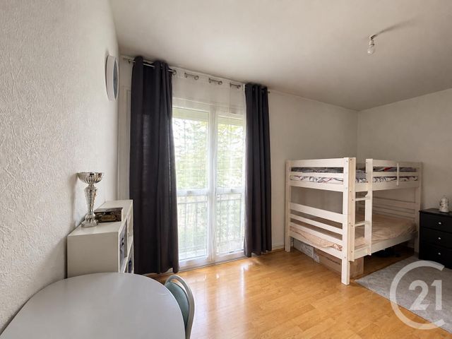 Appartement F4 à vendre - 4 pièces - 83.0 m2 - MAUREPAS - 78 - ILE-DE-FRANCE - Century 21 S.L.P. Immobilier