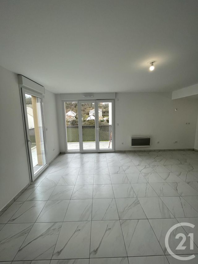 Appartement F4 à louer - 4 pièces - 73.51 m2 - BEYNES - 78 - ILE-DE-FRANCE - Century 21 S.L.P. Immobilier