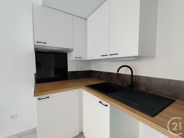 Appartement F4 à louer - 4 pièces - 73.51 m2 - BEYNES - 78 - ILE-DE-FRANCE - Century 21 S.L.P. Immobilier