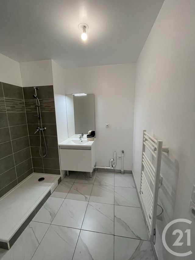 Appartement F4 à louer - 4 pièces - 73.51 m2 - BEYNES - 78 - ILE-DE-FRANCE - Century 21 S.L.P. Immobilier