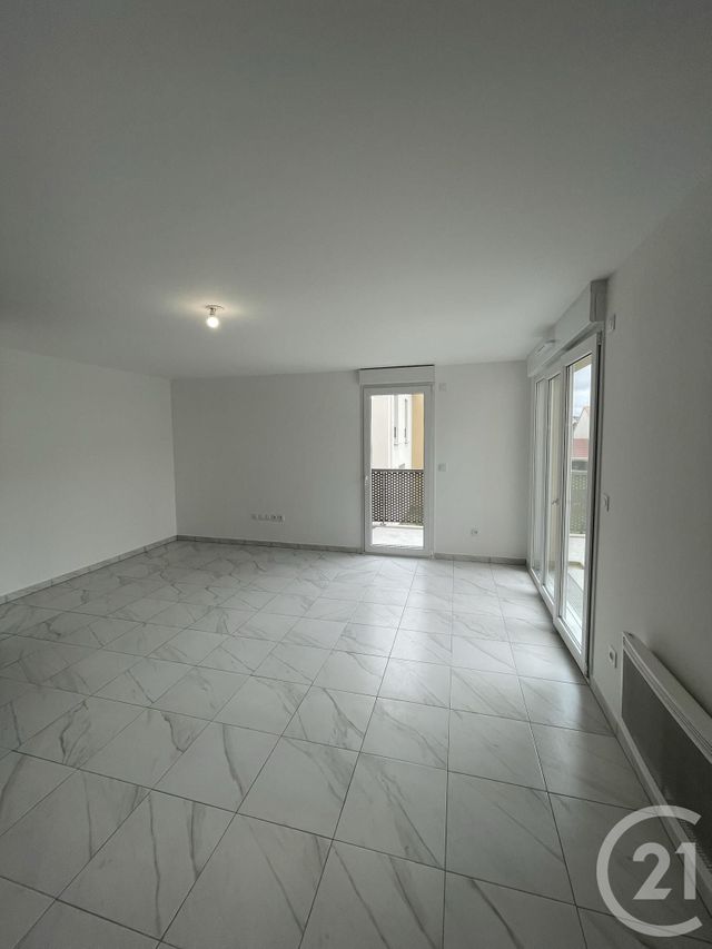 Appartement F4 à louer - 4 pièces - 73.51 m2 - BEYNES - 78 - ILE-DE-FRANCE - Century 21 S.L.P. Immobilier