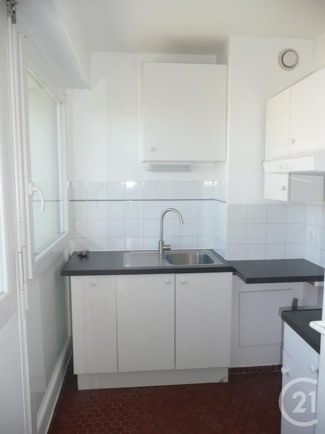 Appartement F1 à louer - 1 pièce - 35.12 m2 - ELANCOURT - 78 - ILE-DE-FRANCE - Century 21 S.L.P. Immobilier