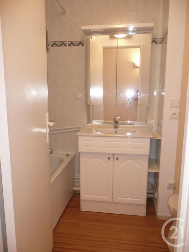Appartement F1 à louer - 1 pièce - 35.12 m2 - ELANCOURT - 78 - ILE-DE-FRANCE - Century 21 S.L.P. Immobilier