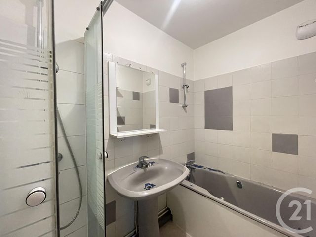 Appartement F3 à vendre - 3 pièces - 69.07 m2 - ELANCOURT - 78 - ILE-DE-FRANCE - Century 21 S.L.P. Immobilier