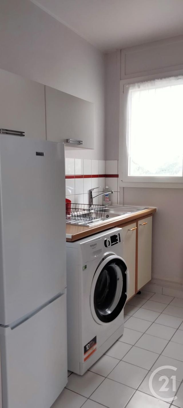 Appartement Studio à louer - 1 pièce - 29.36 m2 - MAUREPAS - 78 - ILE-DE-FRANCE - Century 21 S.L.P. Immobilier