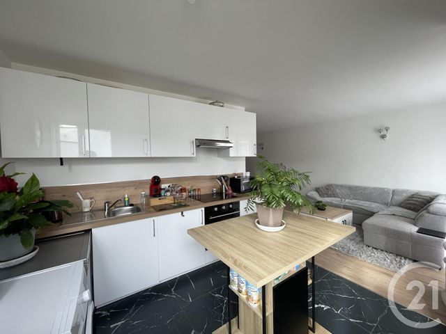 Appartement F4 à vendre - 4 pièces - 83.28 m2 - ELANCOURT - 78 - ILE-DE-FRANCE - Century 21 S.L.P. Immobilier