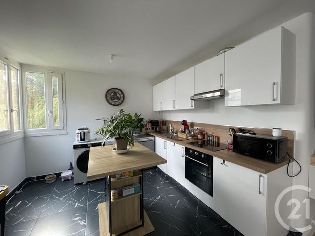 Appartement F4 à vendre - 4 pièces - 83.28 m2 - ELANCOURT - 78 - ILE-DE-FRANCE - Century 21 S.L.P. Immobilier
