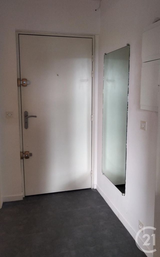 Appartement F1 à louer - 1 pièce - 31.23 m2 - ELANCOURT - 78 - ILE-DE-FRANCE - Century 21 S.L.P. Immobilier