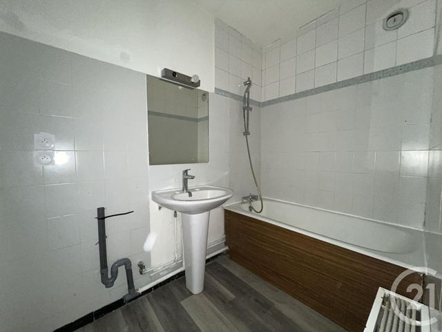 Appartement F3 à vendre - 3 pièces - 65.44 m2 - ELANCOURT - 78 - ILE-DE-FRANCE - Century 21 S.L.P. Immobilier