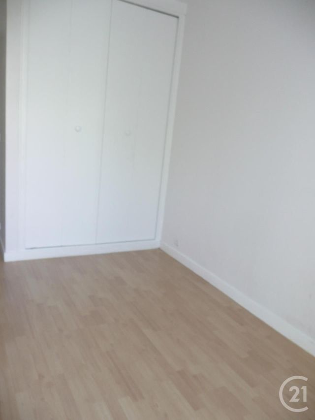 Appartement Appts. à louer - 2 pièces - 50.15 m2 - ELANCOURT - 78 - ILE-DE-FRANCE - Century 21 S.L.P. Immobilier