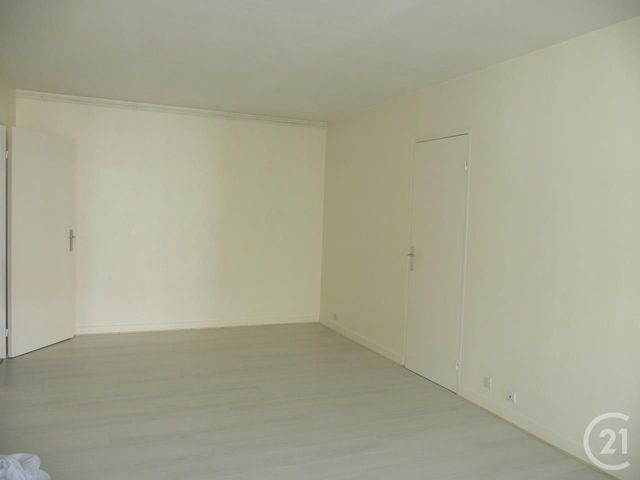 Appartement Appts. à louer - 2 pièces - 50.15 m2 - ELANCOURT - 78 - ILE-DE-FRANCE - Century 21 S.L.P. Immobilier