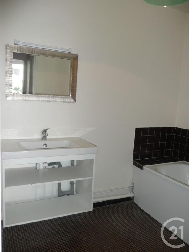 Appartement Appts. à louer - 2 pièces - 50.15 m2 - ELANCOURT - 78 - ILE-DE-FRANCE - Century 21 S.L.P. Immobilier