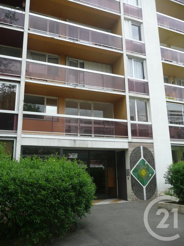 Appartement Appts. à louer - 2 pièces - 50.15 m2 - ELANCOURT - 78 - ILE-DE-FRANCE - Century 21 S.L.P. Immobilier