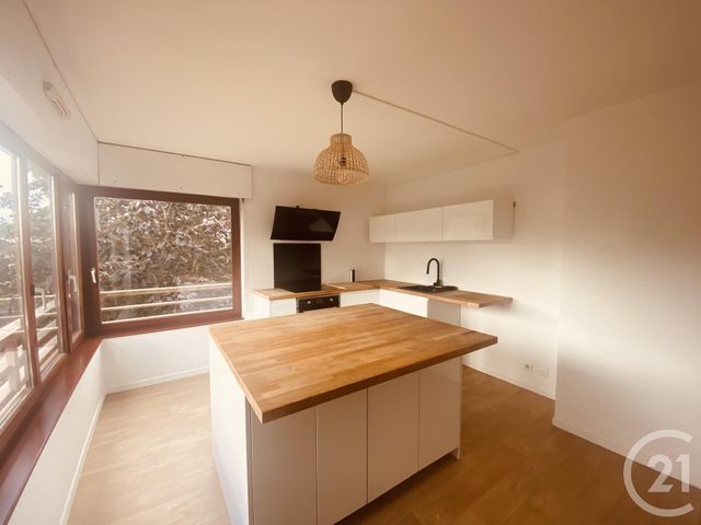 Appartement F3 à louer - 3 pièces - 78.6 m2 - MAUREPAS - 78 - ILE-DE-FRANCE - Century 21 S.L.P. Immobilier