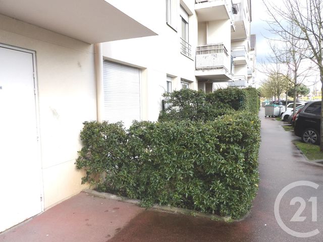 Appartement Studio à louer - 1 pièce - 26.1 m2 - MAUREPAS - 78 - ILE-DE-FRANCE - Century 21 S.L.P. Immobilier