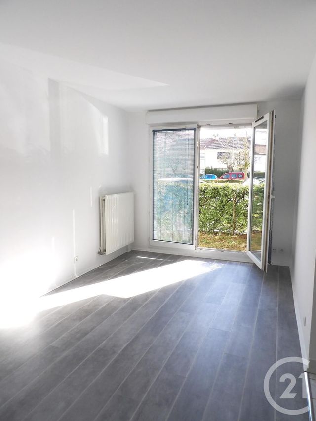 Appartement Studio à louer - 1 pièce - 26.1 m2 - MAUREPAS - 78 - ILE-DE-FRANCE - Century 21 S.L.P. Immobilier