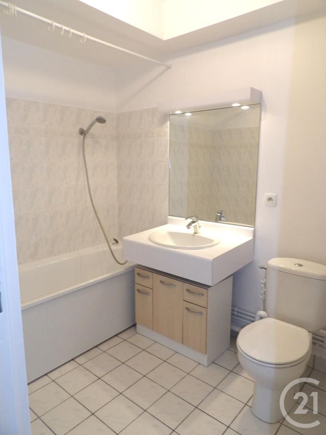 Appartement Studio à louer - 1 pièce - 26.1 m2 - MAUREPAS - 78 - ILE-DE-FRANCE - Century 21 S.L.P. Immobilier