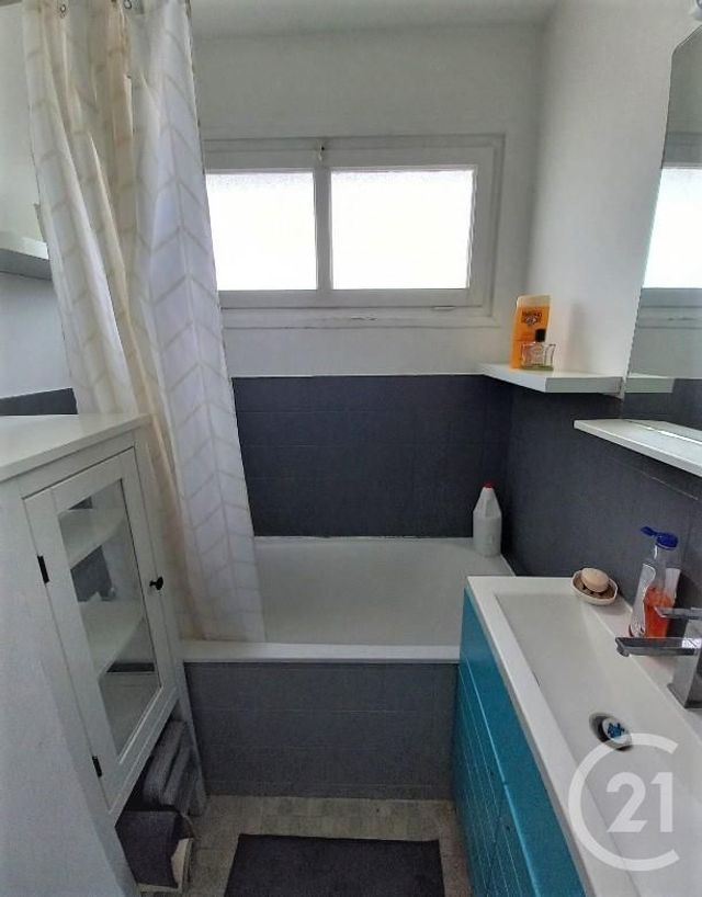 Appartement F1 à louer - 1 pièce - 33.85 m2 - MAUREPAS - 78 - ILE-DE-FRANCE - Century 21 S.L.P. Immobilier