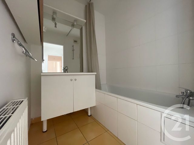 Appartement F3 à louer - 3 pièces - 66.0 m2 - ELANCOURT - 78 - ILE-DE-FRANCE - Century 21 S.L.P. Immobilier