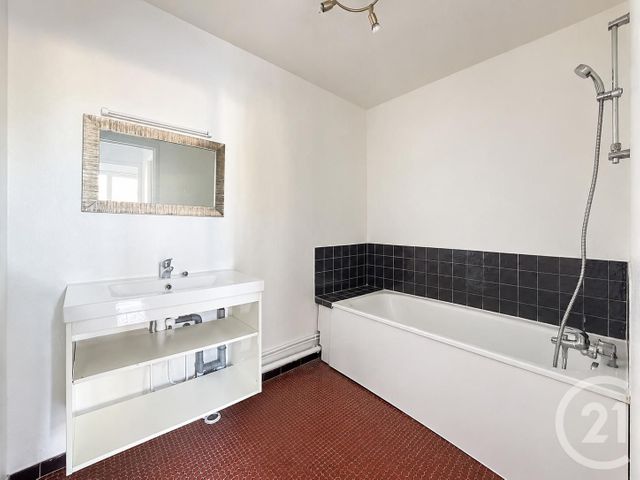 Appartement F2 à vendre - 2 pièces - 50.15 m2 - MAUREPAS - 78 - ILE-DE-FRANCE - Century 21 S.L.P. Immobilier