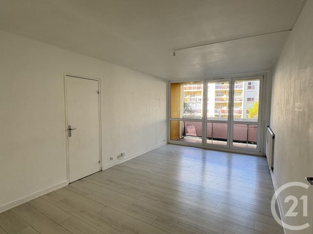 Appartement F2 à vendre - 2 pièces - 50.15 m2 - MAUREPAS - 78 - ILE-DE-FRANCE - Century 21 S.L.P. Immobilier