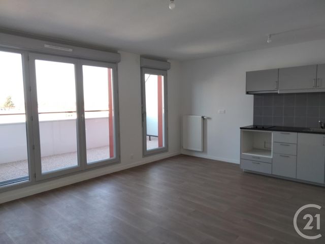 Appartement F2 à louer - 2 pièces - 43.71 m2 - TRAPPES - 78 - ILE-DE-FRANCE - Century 21 S.L.P. Immobilier