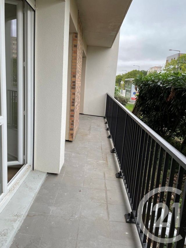 Appartement F2 à louer - 2 pièces - 46.76 m2 - MAUREPAS - 78 - ILE-DE-FRANCE - Century 21 S.L.P. Immobilier