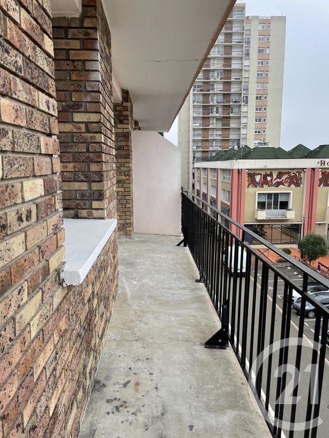 Appartement F2 à louer - 2 pièces - 45.53 m2 - MAUREPAS - 78 - ILE-DE-FRANCE - Century 21 S.L.P. Immobilier
