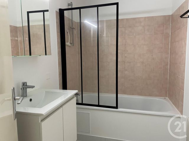 Appartement F3 à louer - 3 pièces - 68.69 m2 - ELANCOURT - 78 - ILE-DE-FRANCE - Century 21 S.L.P. Immobilier