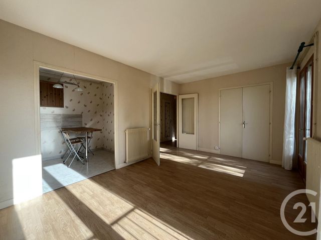 Appartement F2 à vendre - 2 pièces - 42.72 m2 - MAUREPAS - 78 - ILE-DE-FRANCE - Century 21 S.L.P. Immobilier