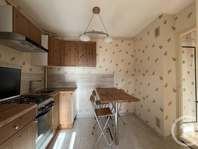Appartement F2 à vendre - 2 pièces - 42.72 m2 - MAUREPAS - 78 - ILE-DE-FRANCE - Century 21 S.L.P. Immobilier