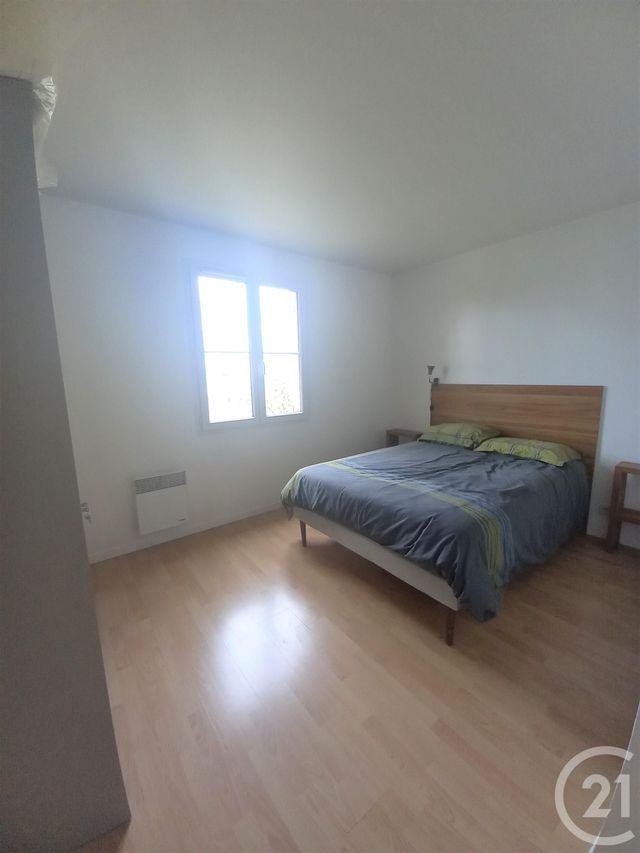 Appartement F2 à louer - 2 pièces - 47.68 m2 - ELANCOURT - 78 - ILE-DE-FRANCE - Century 21 S.L.P. Immobilier