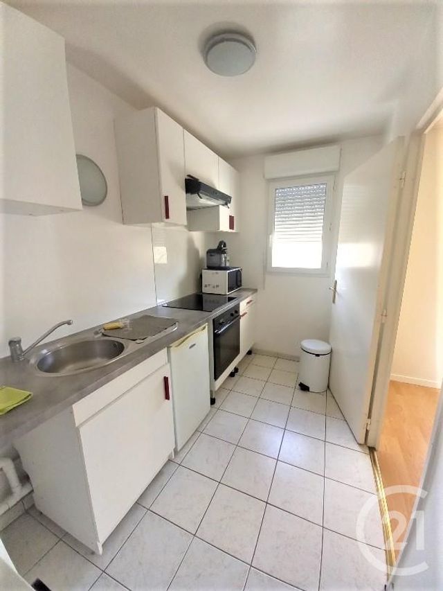 Appartement F2 à louer - 2 pièces - 47.68 m2 - ELANCOURT - 78 - ILE-DE-FRANCE - Century 21 S.L.P. Immobilier