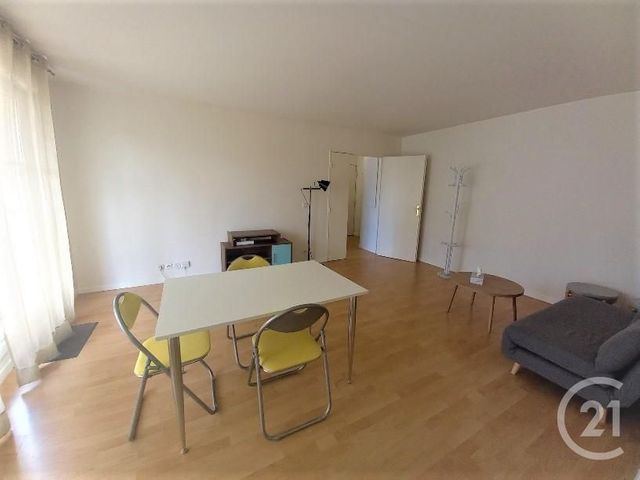 Appartement F2 à louer - 2 pièces - 47.68 m2 - ELANCOURT - 78 - ILE-DE-FRANCE - Century 21 S.L.P. Immobilier