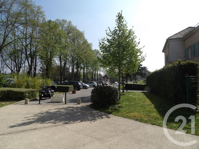 Appartement F2 à louer - 2 pièces - 47.68 m2 - ELANCOURT - 78 - ILE-DE-FRANCE - Century 21 S.L.P. Immobilier