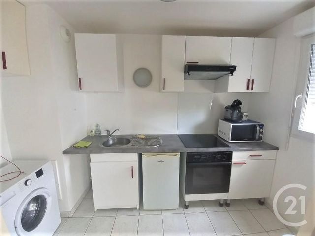 Appartement F2 à louer - 2 pièces - 47.68 m2 - ELANCOURT - 78 - ILE-DE-FRANCE - Century 21 S.L.P. Immobilier