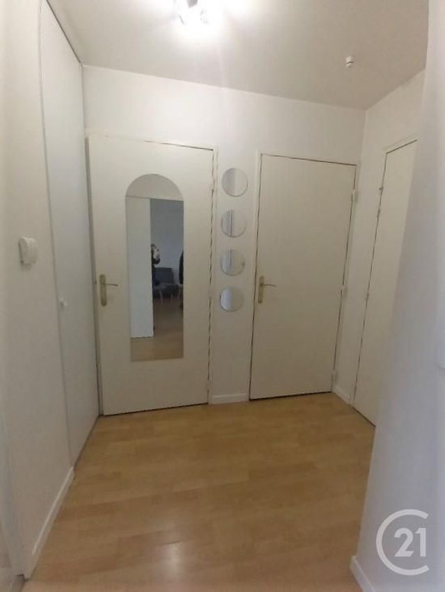 Appartement F2 à louer - 2 pièces - 47.68 m2 - ELANCOURT - 78 - ILE-DE-FRANCE - Century 21 S.L.P. Immobilier