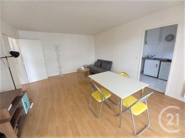 Appartement F2 à louer - 2 pièces - 47.68 m2 - ELANCOURT - 78 - ILE-DE-FRANCE - Century 21 S.L.P. Immobilier