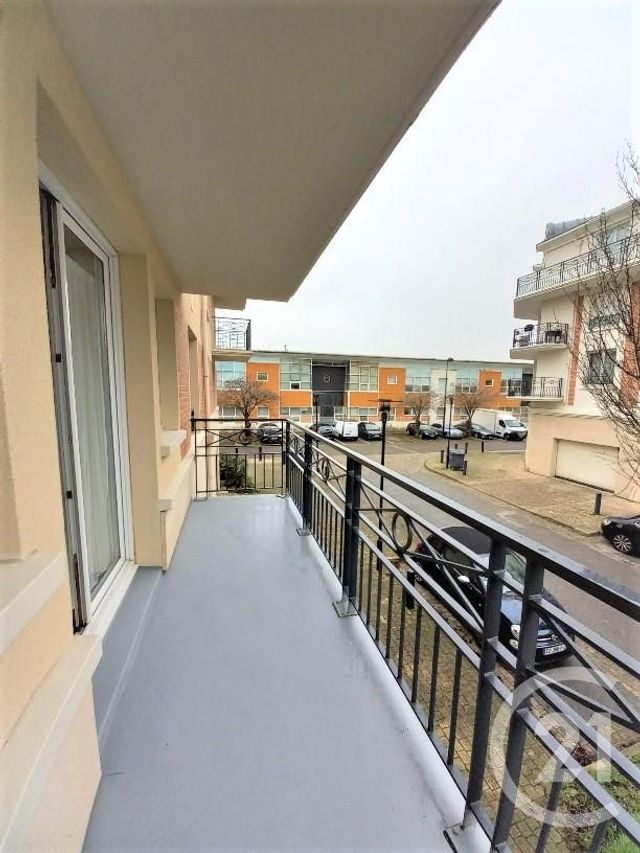 Appartement F2 à louer - 2 pièces - 47.6 m2 - ELANCOURT - 78 - ILE-DE-FRANCE - Century 21 S.L.P. Immobilier